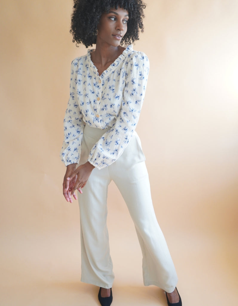 La chemise Amandine - Fleurie bleu lavande - En stock - elleanor de provence, garde robe made in france