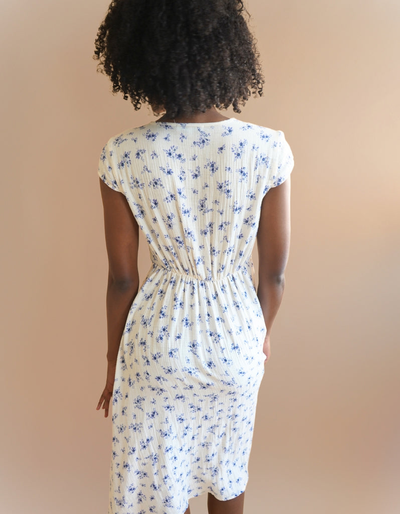 La Robe Sonia - Fleurie bleu lavande - gaze de coton - Personnalisable - elleanor de provence, garde robe made in france