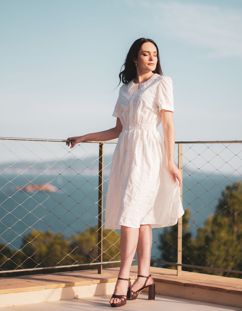 La robe Midi Gordes Broderies Anglaises - Personnalisable - elleanor de provence, garde robe made in france