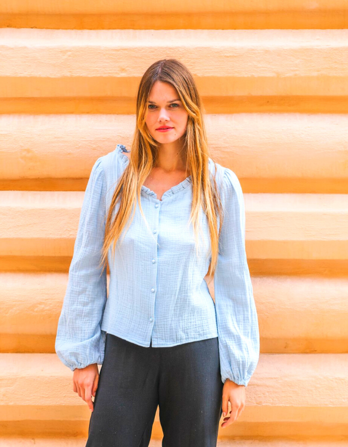La chemise Amandine - Bleu clair  - En Stock - elleanor de provence, garde robe made in france